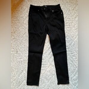 Black Skinny Jeans